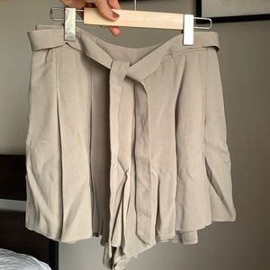 Aritzia Sunday best short